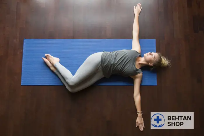 حرکت همزمان زانوها به یک طرف